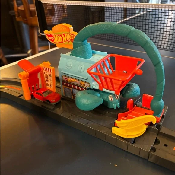 Hot Wheels City Ultimate Garage Accessory Sets - Picture 10 of 11